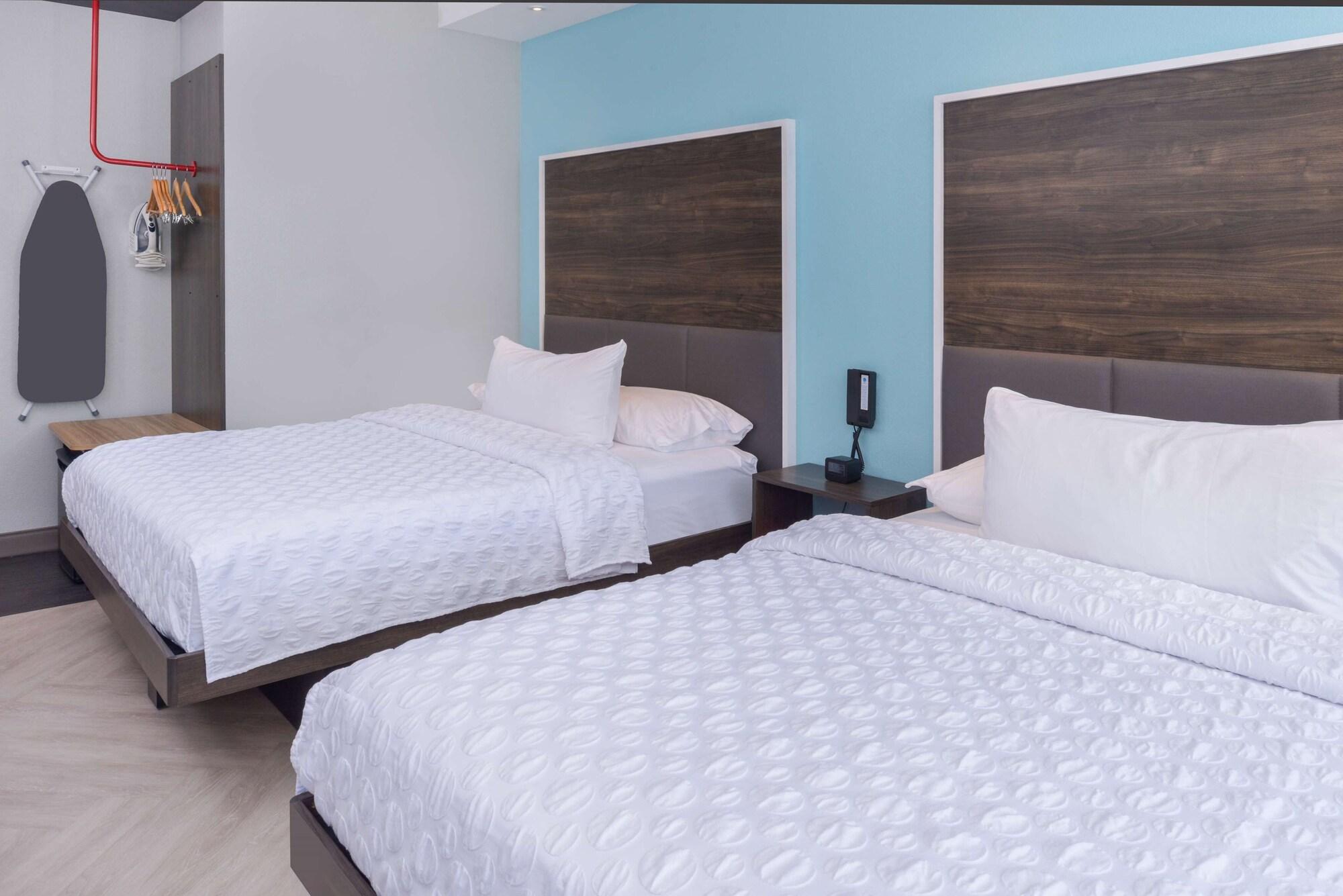 Tru By Hilton West Hotel 3*